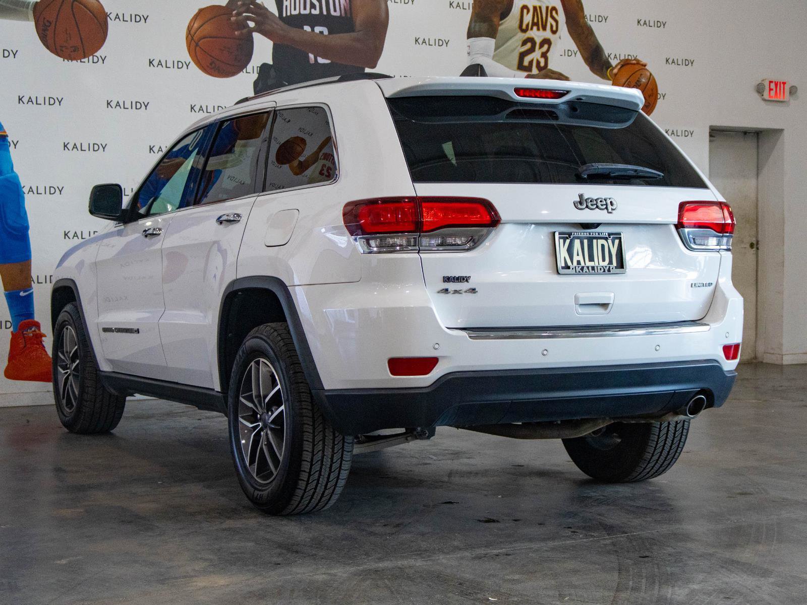 Used 2022 Jeep Grand Cherokee Limited image 23
