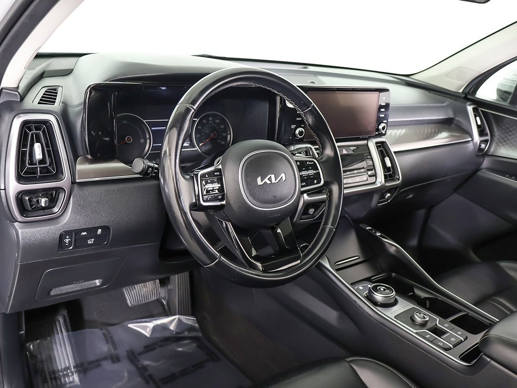 Used 2022 Kia Sorento EX w/ Panoramic Sunroof Package image 29