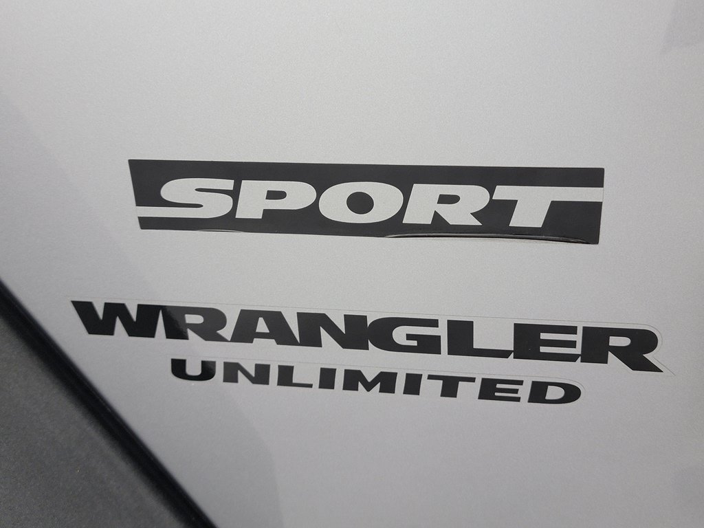 Used 2014 Jeep Wrangler Unlimited Sport w/ Quick Order Package 24S AWD/4WD image 9