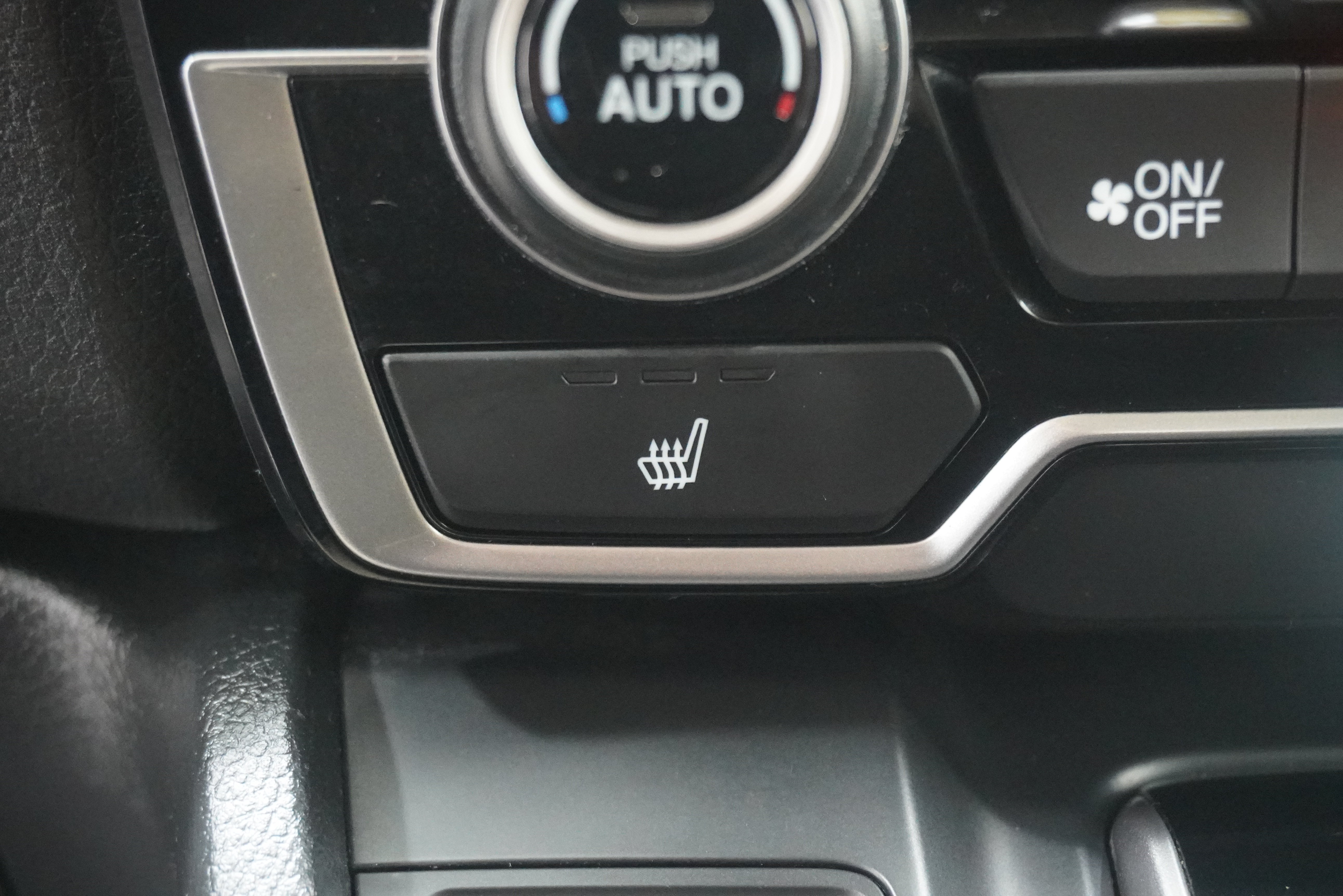 Used 2018 Honda CR-V EX-L image 18