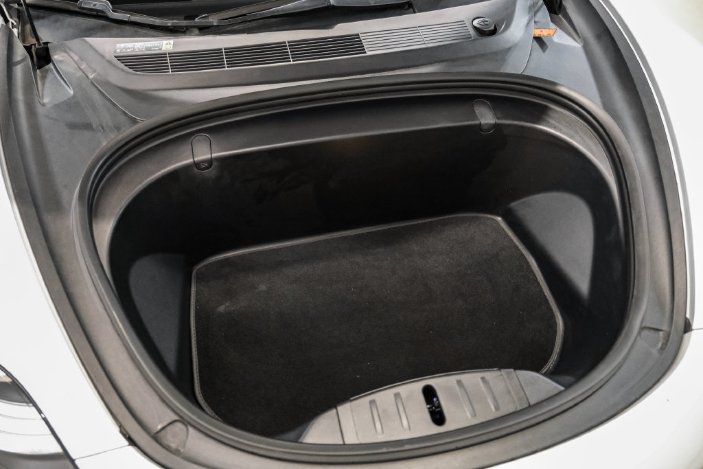 Used 2018 Tesla Model 3 Long Range RWD image 41