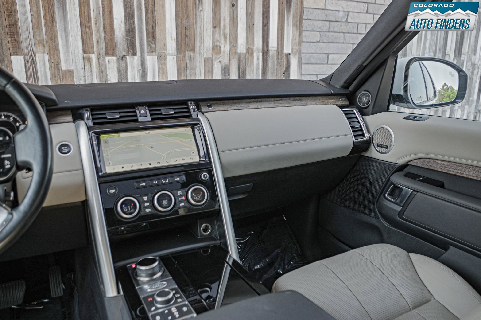 Used 2019 Land Rover Discovery HSE AWD/4WD image 17