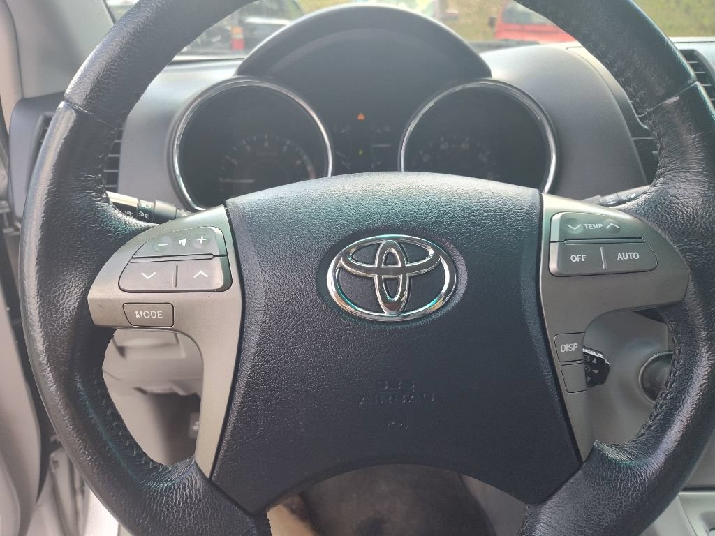 Used 2010 Toyota Highlander Sport w/ Extra Value Pkg 4 FWD image 16
