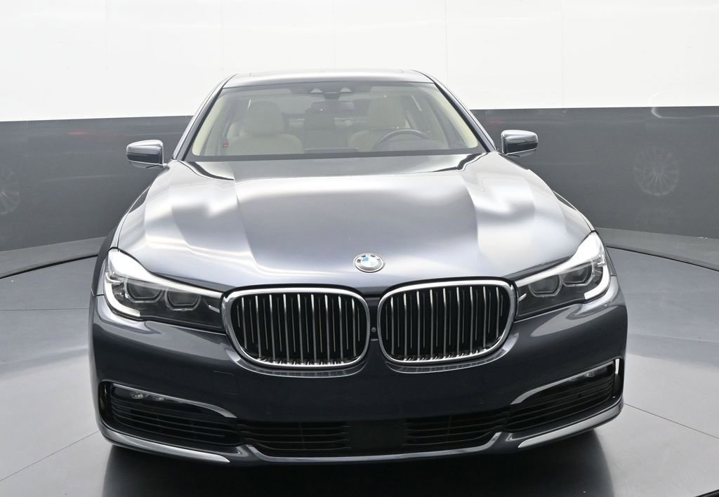 Used 2016 BMW 740i RWD image 2