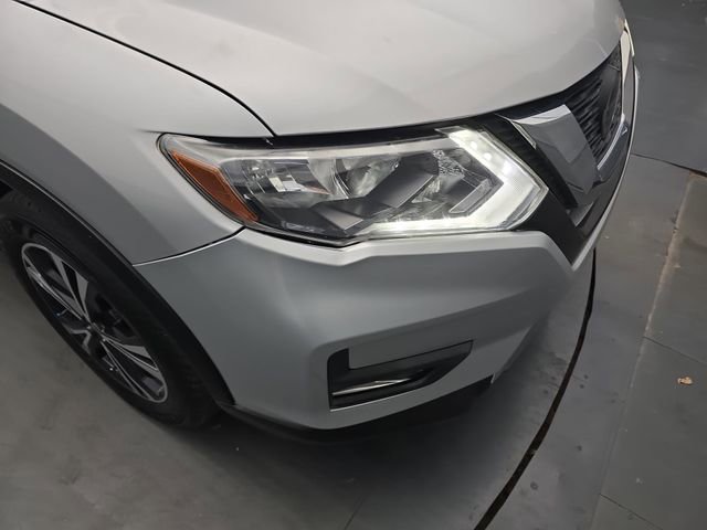 Used 2019 Nissan Rogue SV w/ Sun & Sound Touring Package image 13