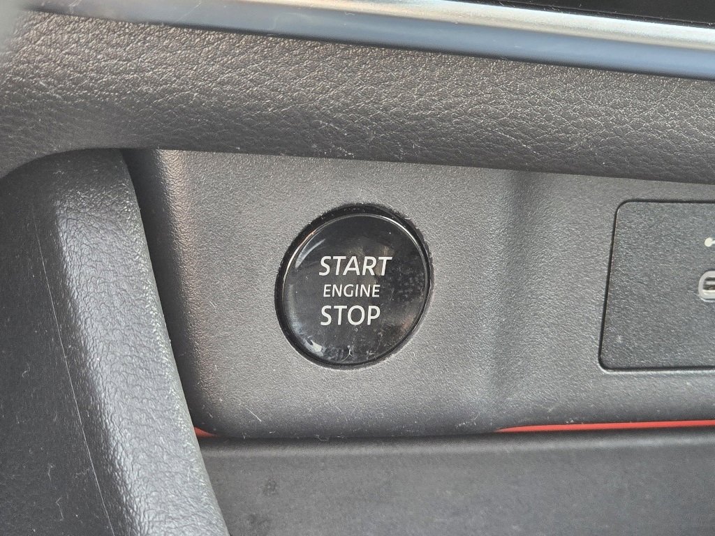 Used 2024 Nissan Rogue S image 17