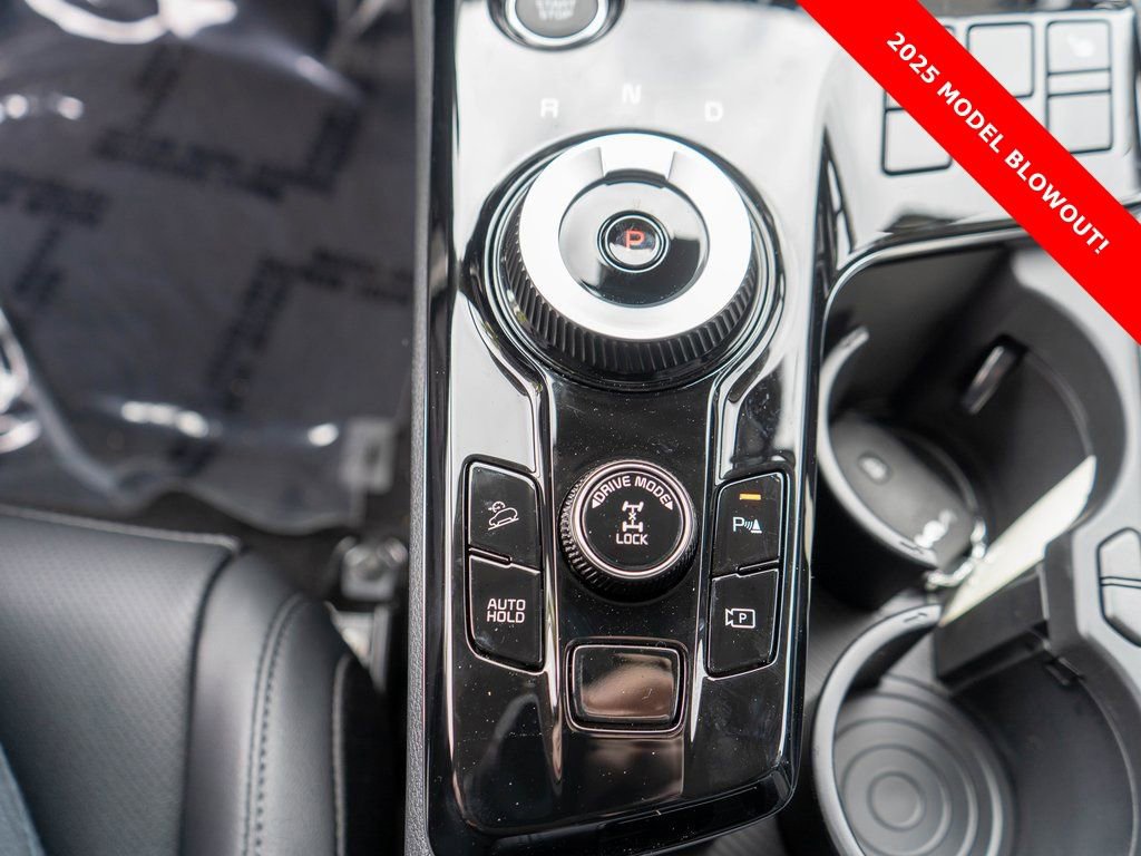 Used 2025 Kia Sportage EX image 23