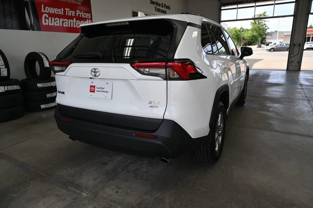Used 2022 Toyota RAV4 XLE AWD/4WD image 6