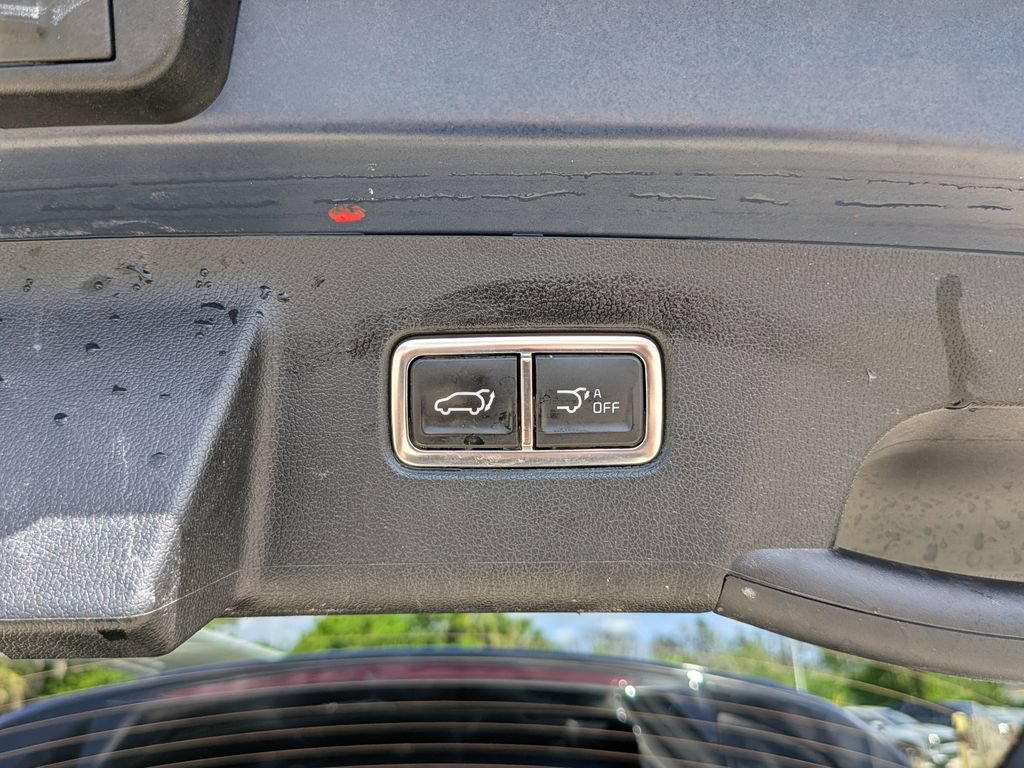 Certified 2025 Kia Sorento EX w/ Panoramic Sunroof Package FWD image 13