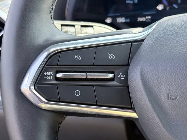 Used 2025 Chevrolet Equinox LT AWD/4WD image 14