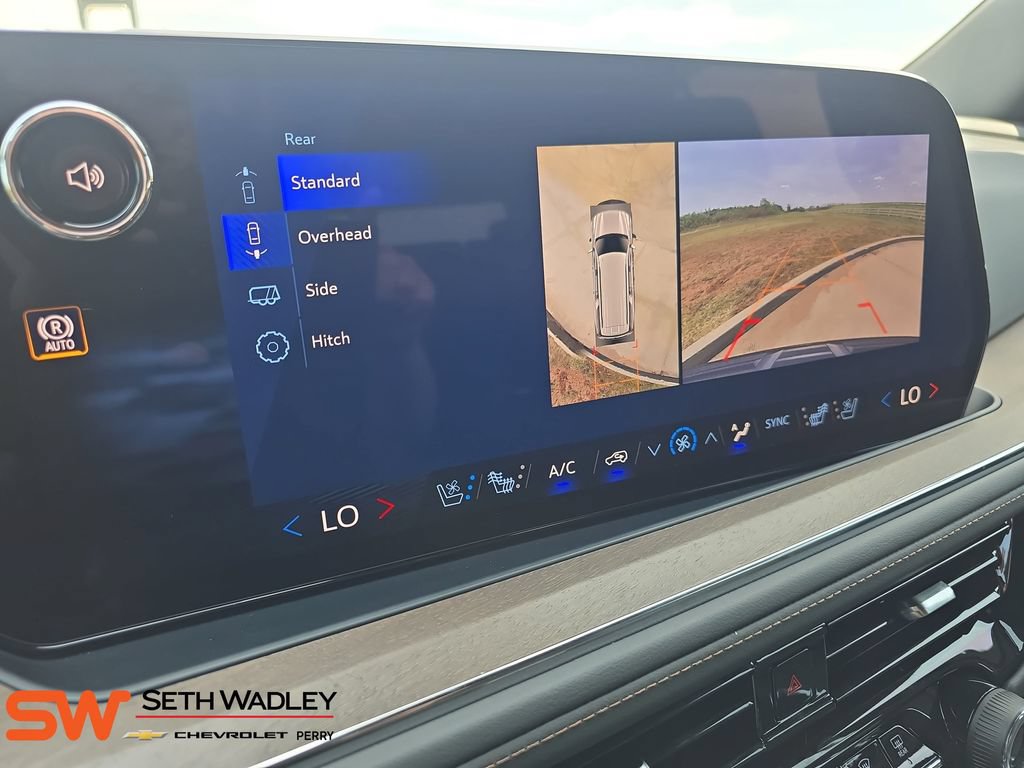 New 2026 Chevrolet Suburban High Country AWD/4WD image 24
