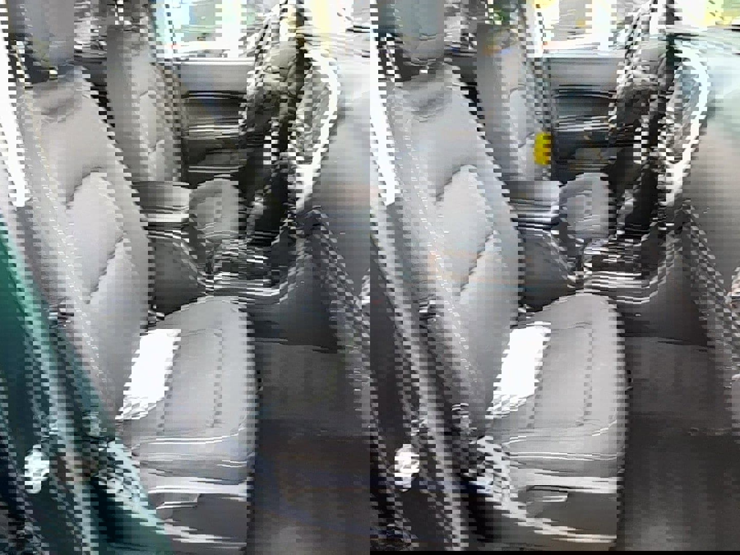 Used 2015 GMC Canyon SLE image 18