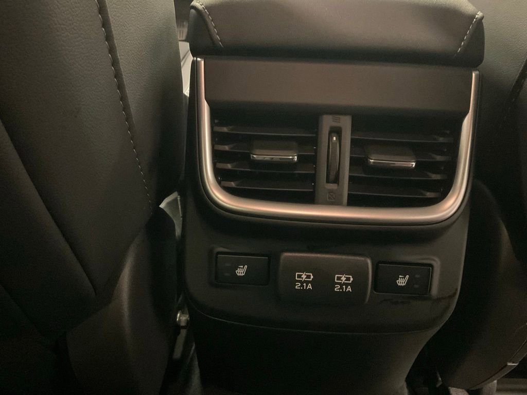 Used 2022 Subaru Outback Limited image 29