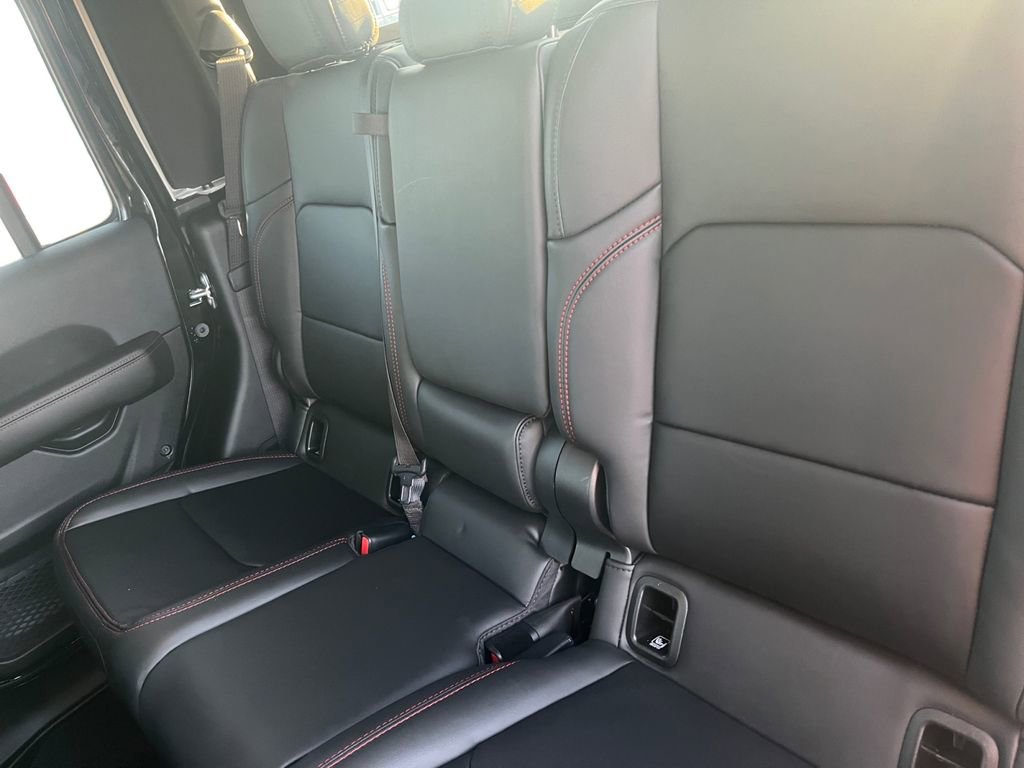 New 2025 Jeep Gladiator Rubicon AWD/4WD image 22