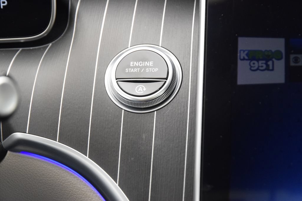 Used 2022 Mercedes-Benz C 300 Sedan image 33