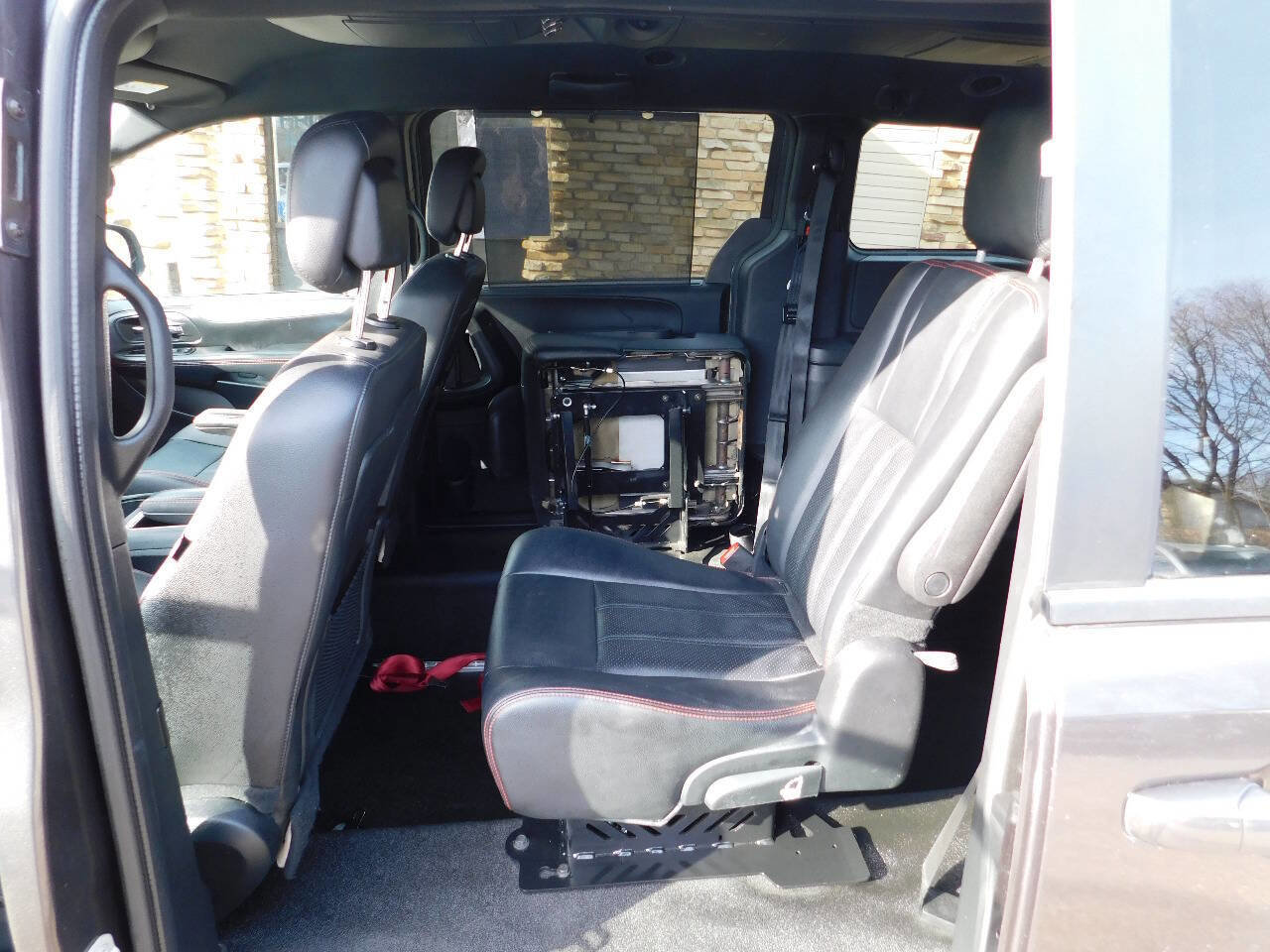 Used 2019 Dodge Grand Caravan GT image 29