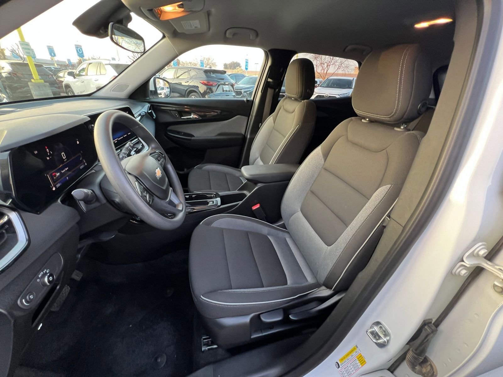 Used 2025 Chevrolet TrailBlazer LT image 34