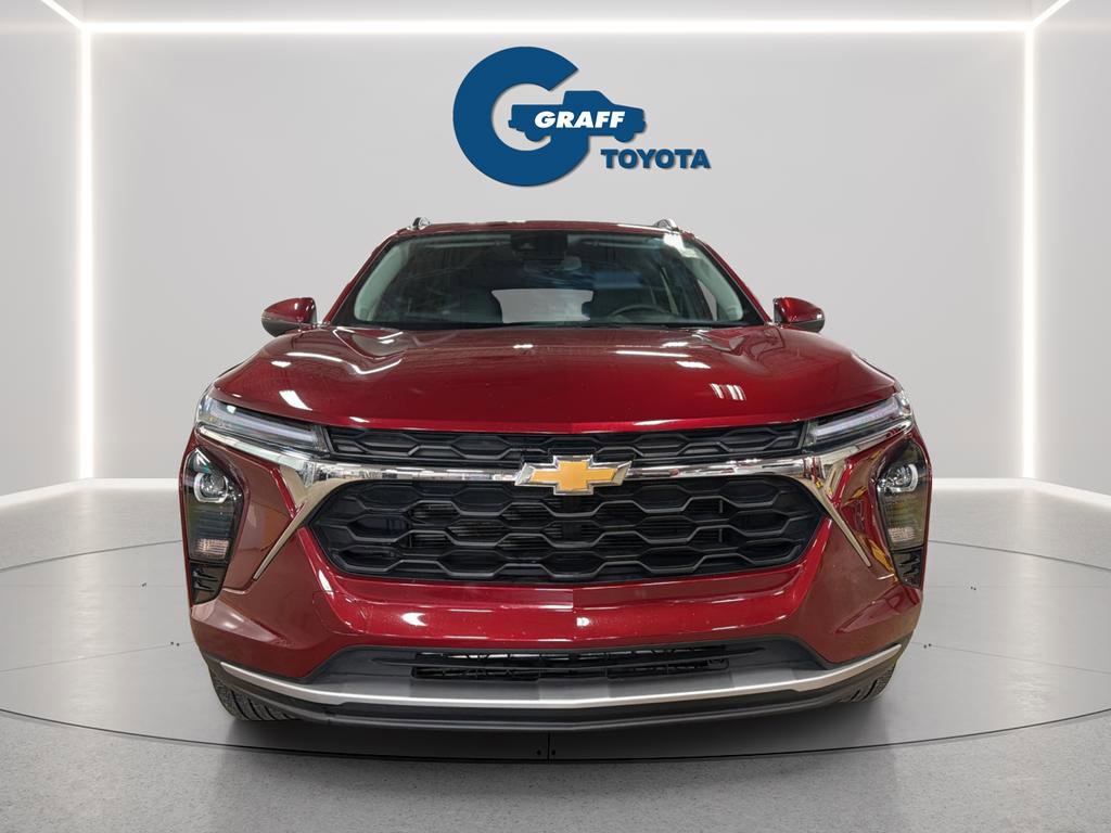 Used 2025 Chevrolet Trax LT w/ LT Convenience Package FWD image 12
