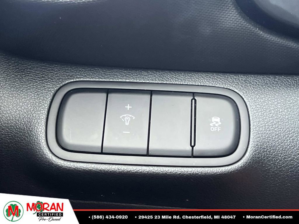 Used 2023 Hyundai Venue Limited FWD image 28
