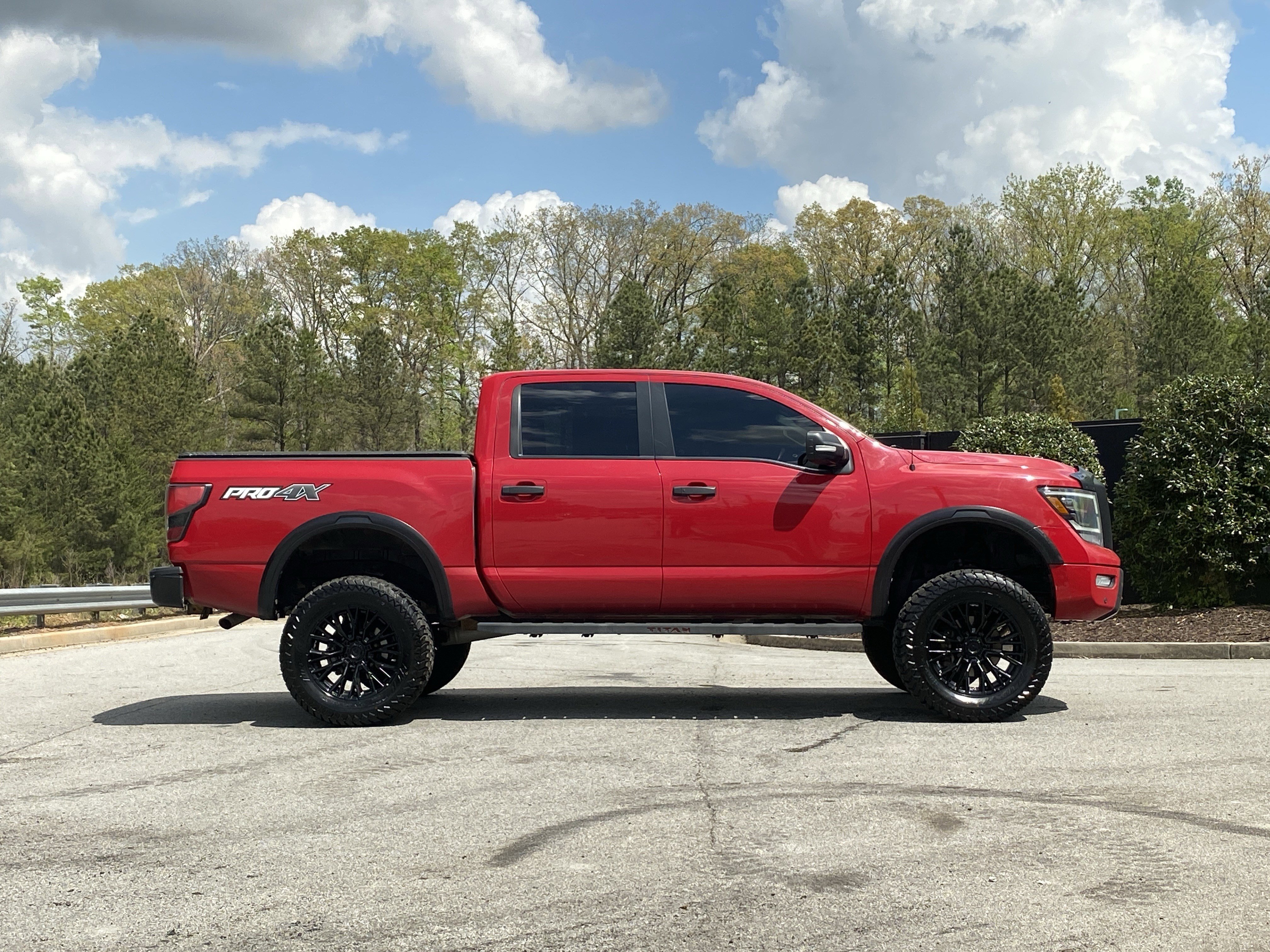 Used 2020 Nissan Titan PRO-4X image 5