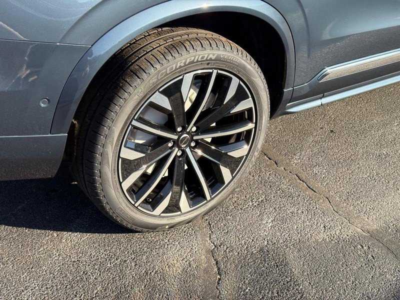 New 2026 Volvo XC90 T8 Plus w/ Protection Package Premier image 4
