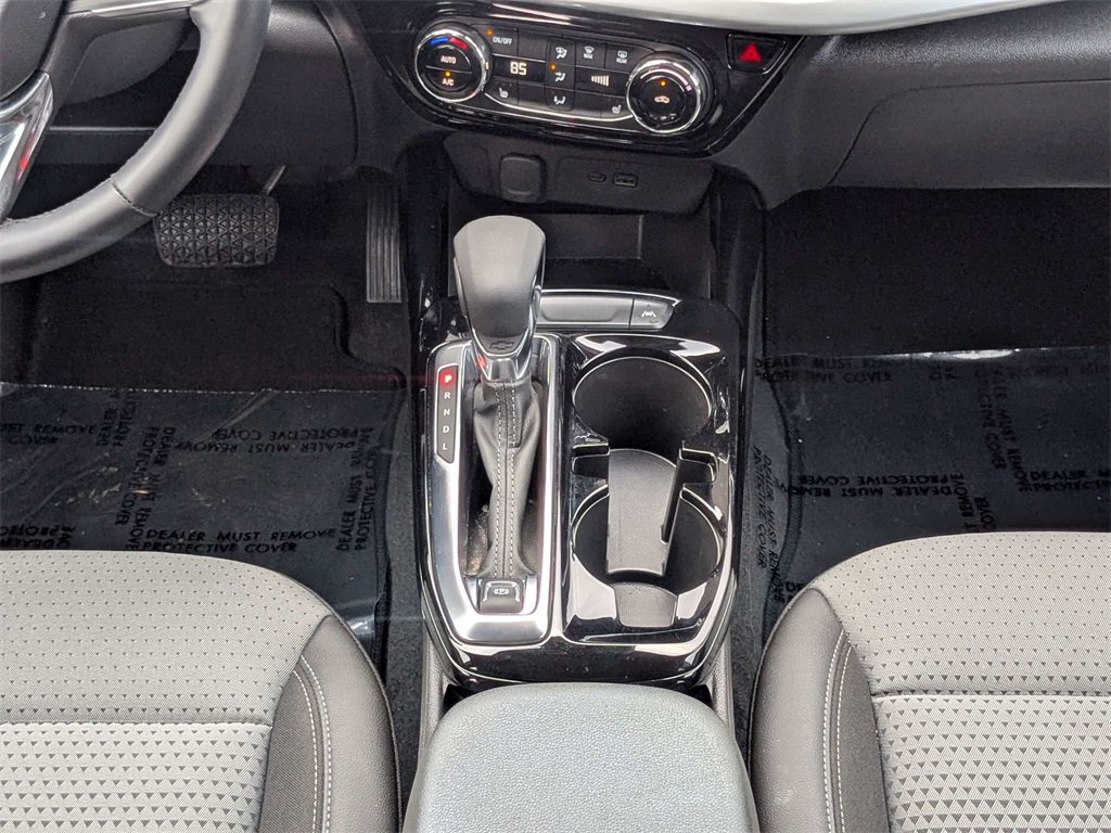 Used 2025 Chevrolet Trax LT w/ LT Convenience Package image 20