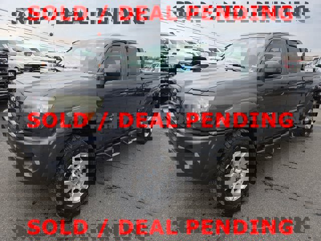 Used 2011 Toyota Tacoma 4x4 Double Cab w/ TRD Sport Pkg w/JBL Audio image 2