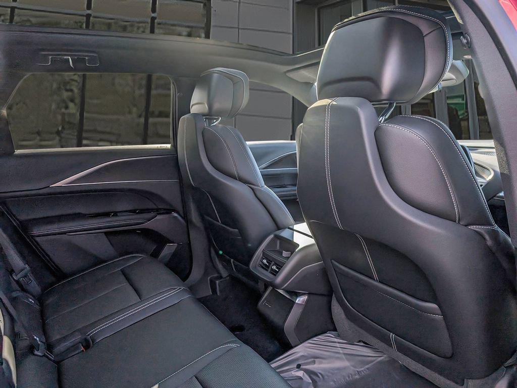 New 2025 Cadillac Lyriq Sport AWD/4WD image 15