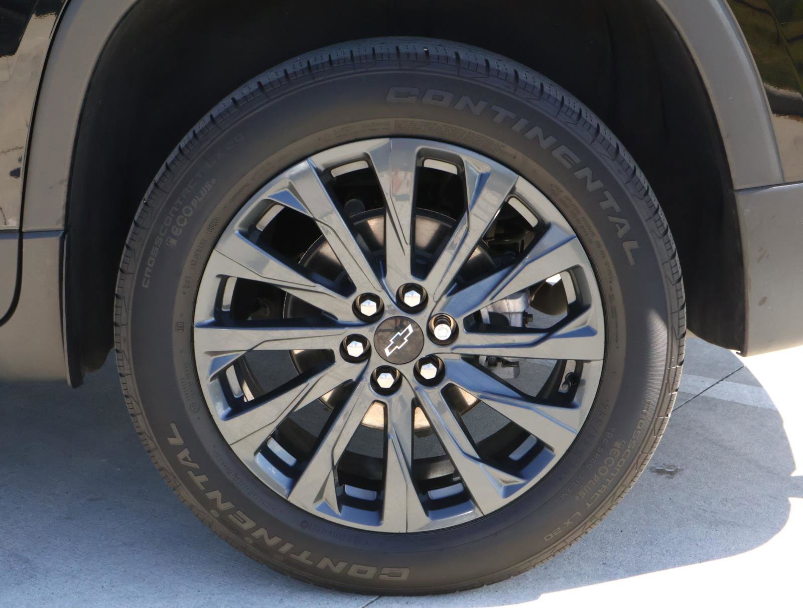 Used 2023 Chevrolet Traverse RS image 9