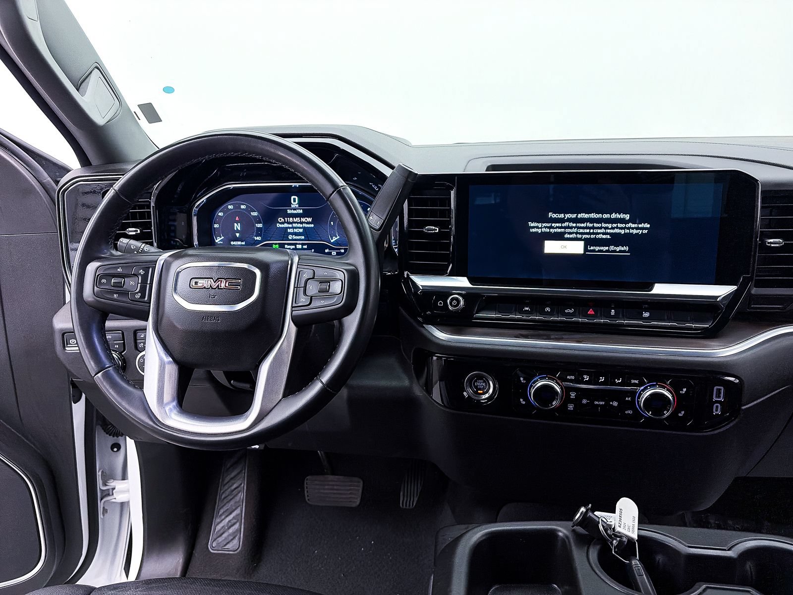 Used 2024 GMC Sierra 1500 SLT AWD/4WD image 5