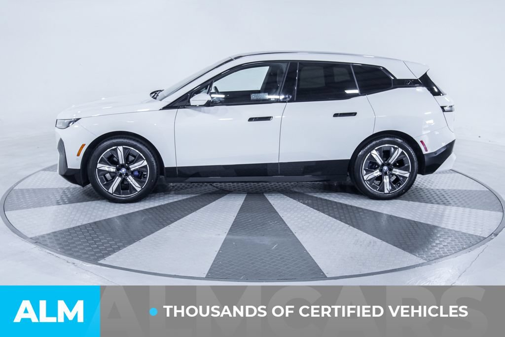 Used 2023 BMW iX xDrive50 w/ Premium Package AWD/4WD image 4
