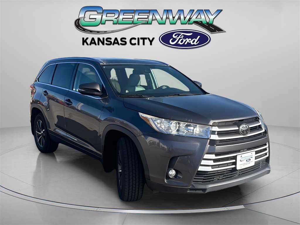 Used 2018 Toyota Highlander XLE image 1