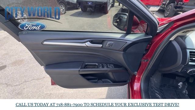 Used 2019 Ford Fusion Titanium image 6