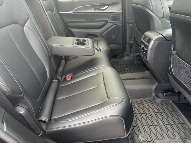 New 2026 Jeep Grand Cherokee Limited w/ Limited Altitude Package AWD/4WD image 19