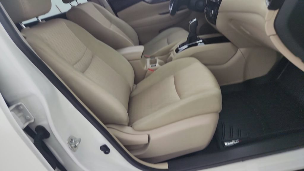 Used 2020 Nissan Rogue SV FWD image 29