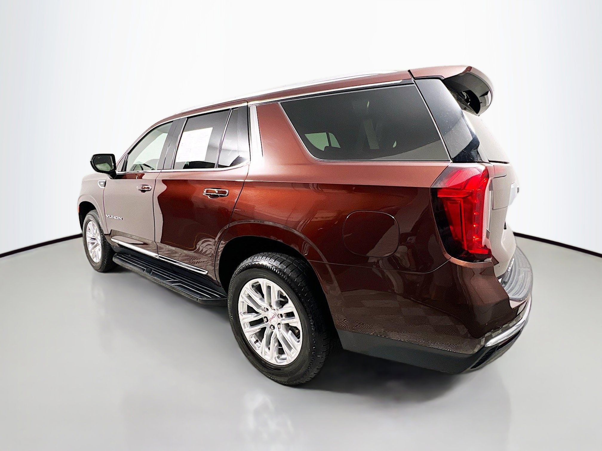 Used 2023 GMC Yukon SLT w/ Max Trailering Package image 8