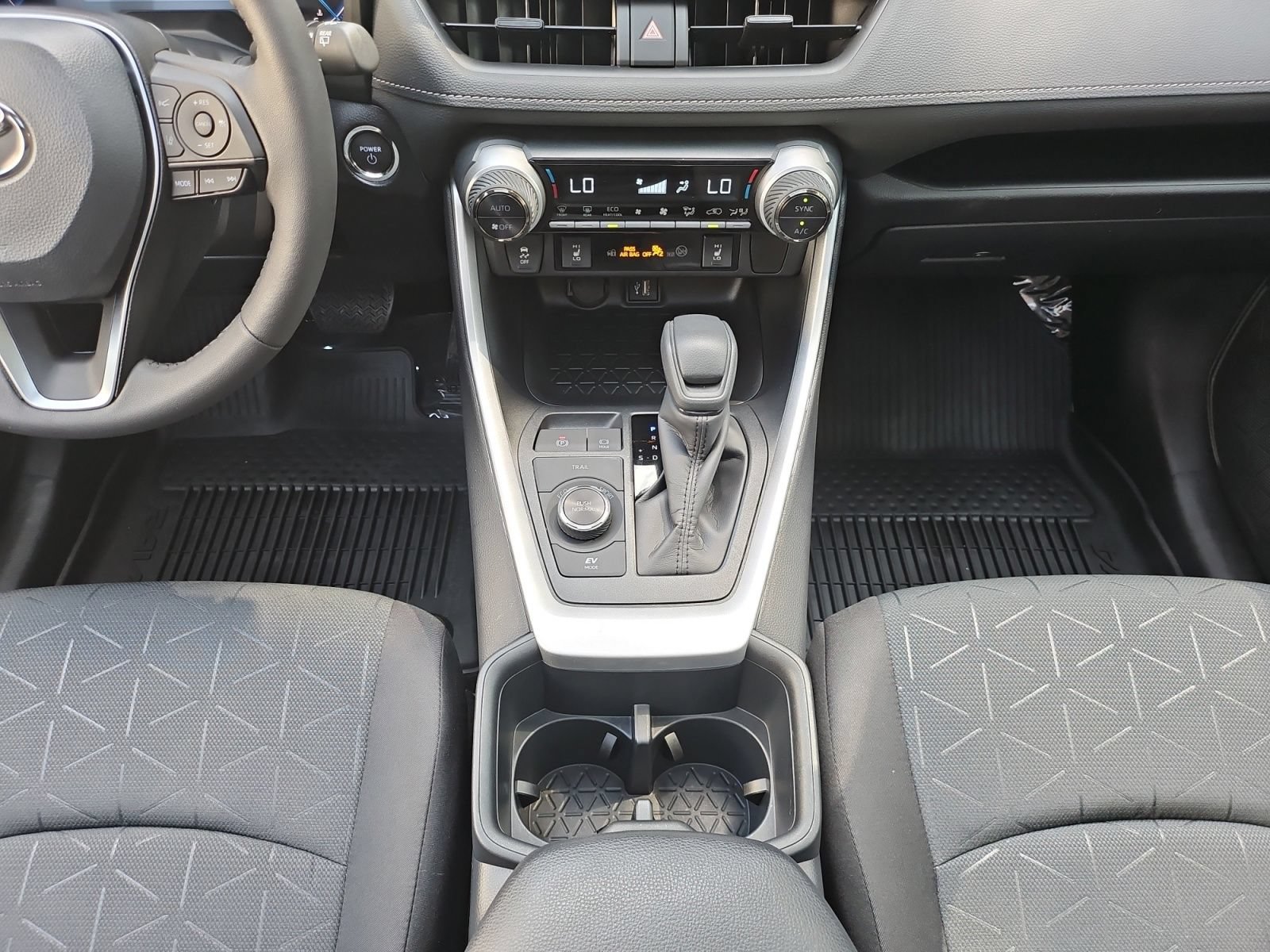 Used 2025 Toyota RAV4 XLE w/ Convenience Package AWD/4WD image 30