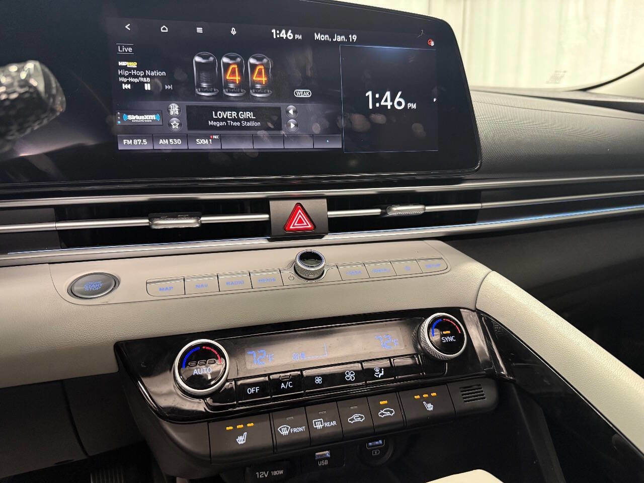 Used 2021 Hyundai Elantra Limited image 26