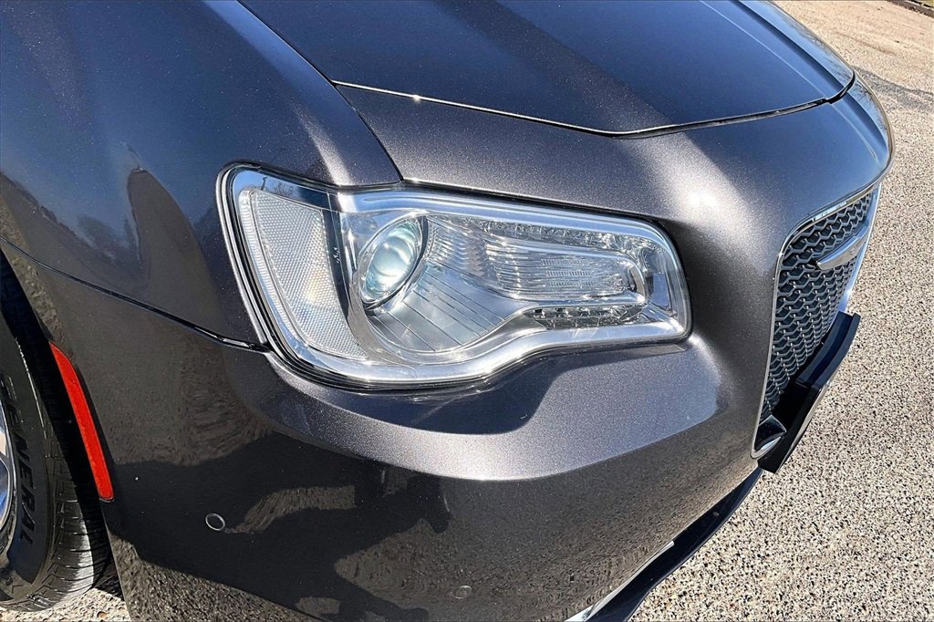 Used 2021 Chrysler 300 Touring L image 31
