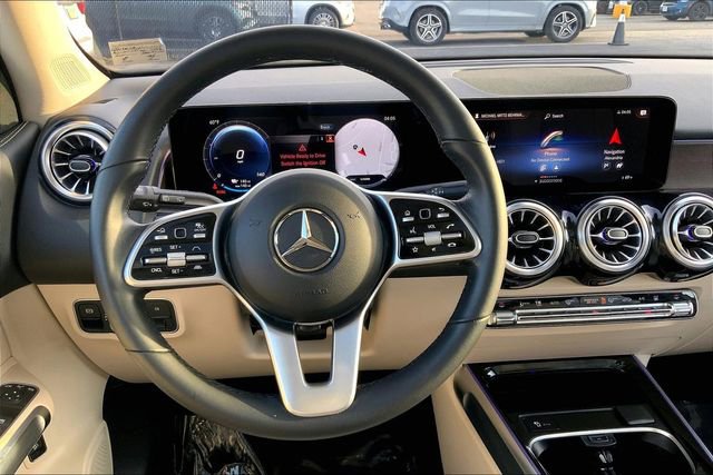 Certified 2022 Mercedes-Benz EQB 350 4MATIC image 4