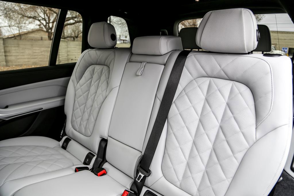 New 2026 BMW X7 xDrive40i w/ M Sport Package image 24
