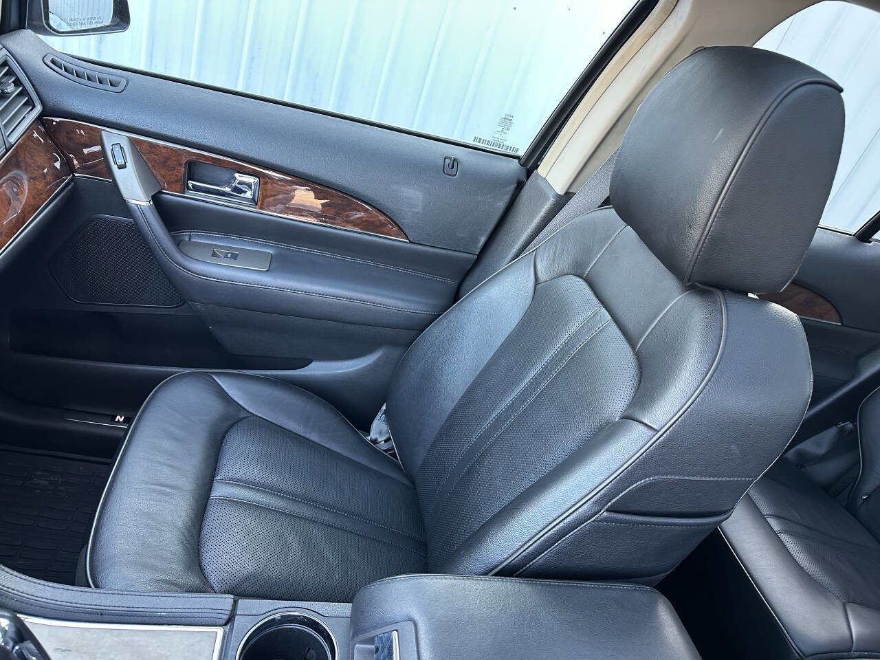 Used 2015 Lincoln MKX FWD w/ Equipment Group 102A image 30