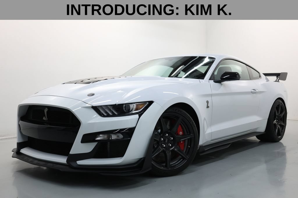 Used 2022 Ford Mustang Shelby GT500 w/ Carbon Fiber Track Pack RWD image 2