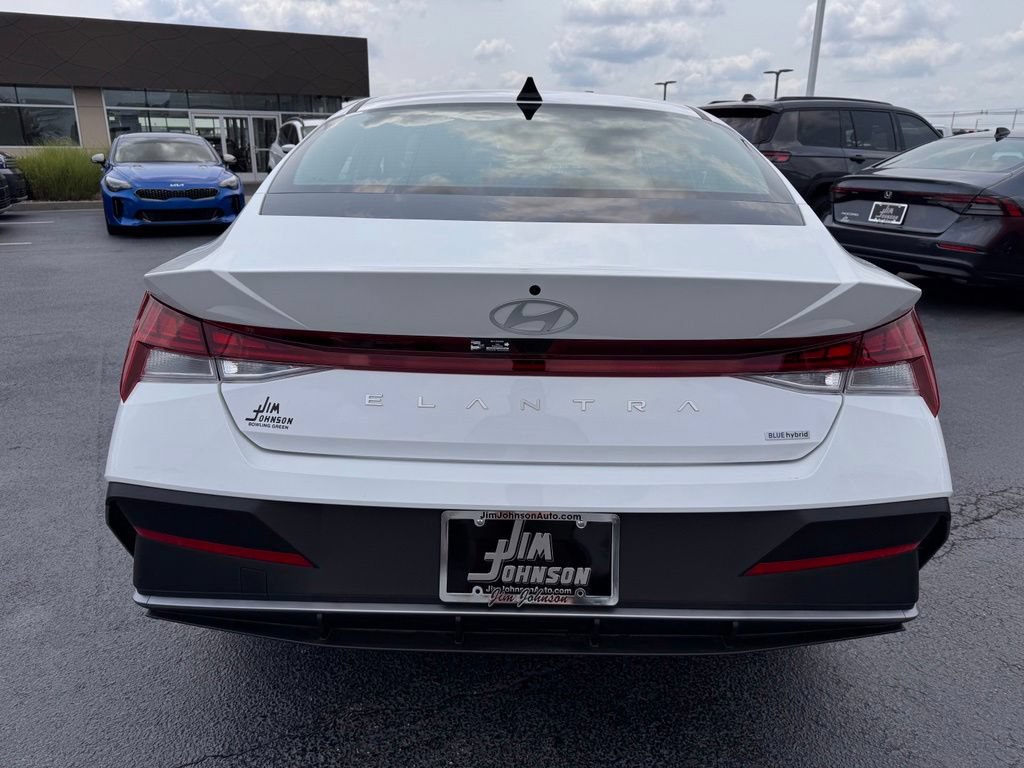 Used 2026 Hyundai Elantra Hybrid FWD image 4
