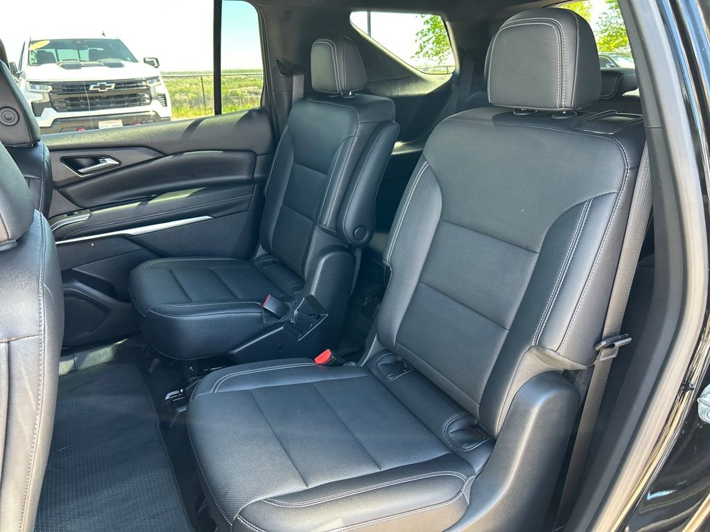 Used 2025 Chevrolet Traverse LT AWD/4WD image 17