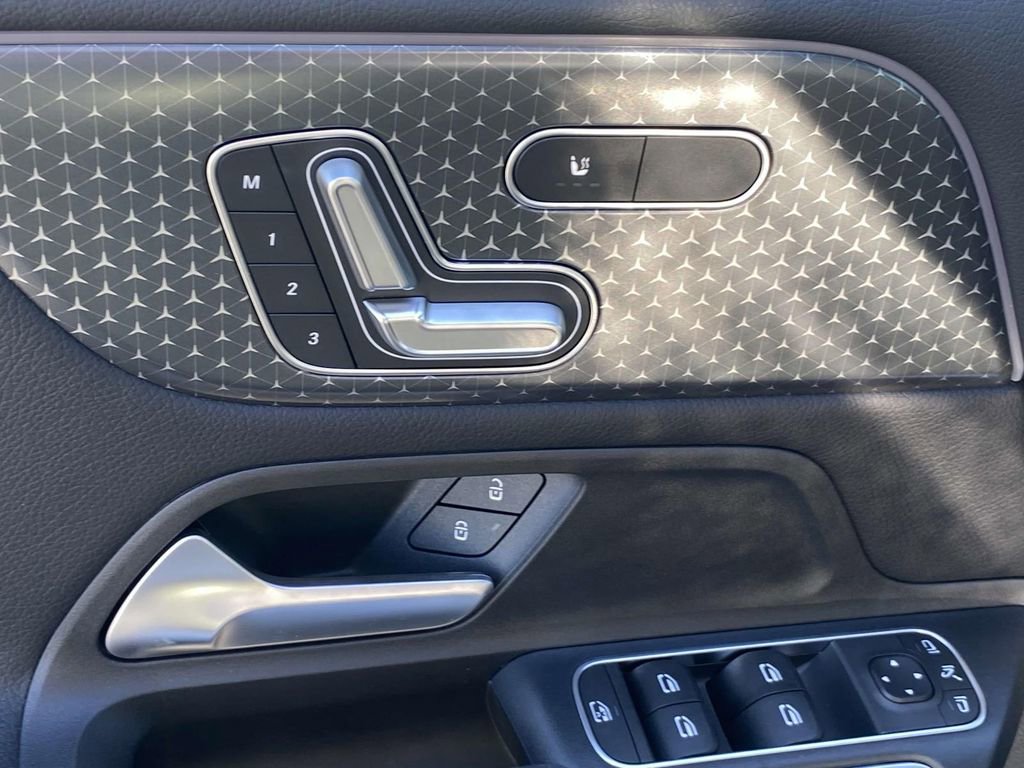 Certified 2025 Mercedes-Benz GLB 250 image 16