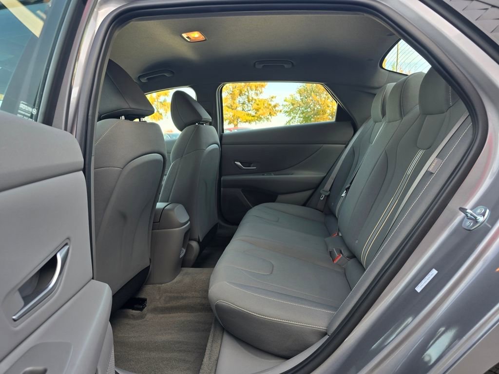 Used 2025 Hyundai Elantra Sport image 20