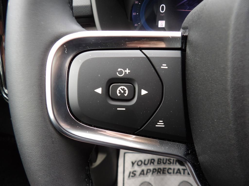 New 2025 Volvo XC40 B5 Ultra w/ Climate Package image 17