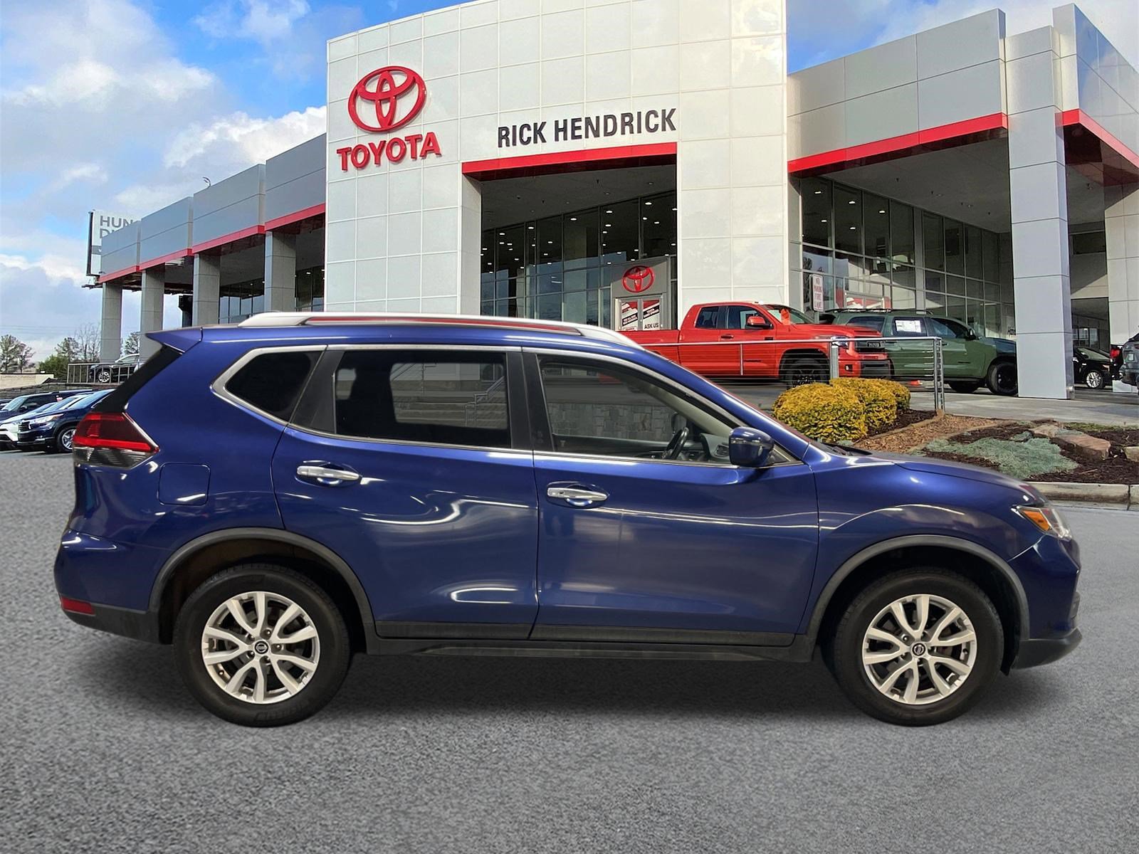 Used 2019 Nissan Rogue SV image 37