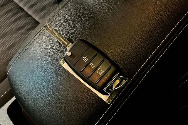 Used 2017 Kia Sportage LX image 28